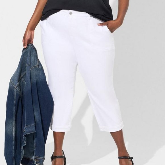 Torrid Crop Boyfriend Straight Vintage Stretch Mid-Rise Jean - Picture 1 of 4